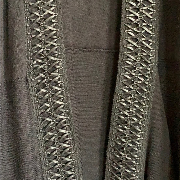 Long sleeveless cardigan - Picture 2 of 4